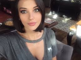 Tuvana türkay, 3 ekim 1990 üsküdar, i̇stanbul doğumlu türk oyuncudur. Tuvana Turkay Turkishbeauty