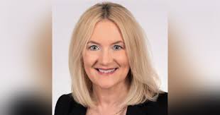 Andrea Stokes's Instagram, Twitter & Facebook