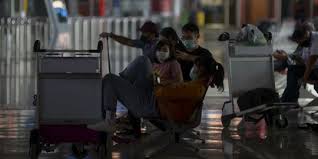 Yap, baik yang berprofesi sebagai asn, tni, polri, pegawai bumn, karyawan swasta, pekerja mandiri, dan masyarakat pada umumnya dilarang untuk mudik. Mudik Dilarang Kemenhub Akan Keluarkan Aturan Khusus Transportasi Mendesak Merdeka Com