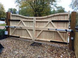 Related pages driveway paving driveway edgings driveway apron driveway landscape driveway lighting driveway drainage. Cotswold Driveway Gate Gates And Fences Uk