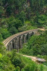 Puente De Nueve Arcos En Tierras Altas Cerca De Ella, Sri Lanka. Selva Y  Plantaciones De Té Por Todas Partes. Fotos, retratos, imágenes y fotografía  de archivo libres de derecho. Image 153115625