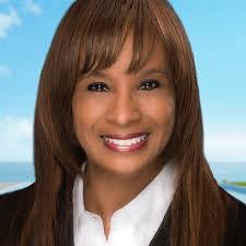 Stacey Mckay's Instagram, Twitter & Facebook