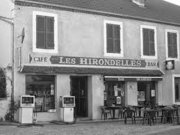 Des Signes Sur Les Murs Les Medias Vous Manipulent Facade Boutique Devanture Magasin Facade