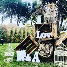 Mobiliario, arreglos, globos, velas y ambientación en bodas. Como Te Gustaria Decorar Tu Boda En El Jardin Castillo Bonavia