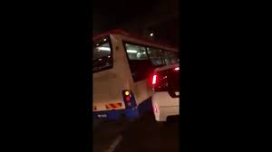 Kejadian yang turut dirakamkan oleh pengguna kenderaan lain itu, bas yang menyalakan lampu kecemasan mula melanggar kenderaan lain di hadapan bangunan risda di jalan ampang, sebelum terhenti di persimpangan. Viral Bas Rapidkl Merempuh Kereta Membuta Tuli Escabytes
