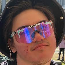 Will Lawrence (@willawrence27) • Instagram photos and videos