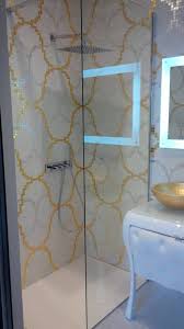 Réalisez de belles mosaïques de salle de bain, douche, piscine, cuisine avec la mosaïque en pâte de verre couleur ✔ vente en vrac et en plaque 32,5 cm. Salle D Eau Mosaique Feuille D Or Bisazza Vasque Doree Douche A L Italienne Il Bagno