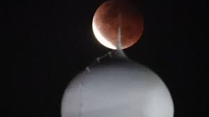 Hari ini patutlah redup (= panas keras). Super Blood Moon Foto Foto Spektakuler Gerhana Bulan Total Di Berbagai Penjuru Dunia Bbc News Indonesia