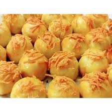 Nah nastar kali ini panggil saja dengan nama yanastar mulai dari aneka buah seperti, nanas, durian, apel, pisang coklat, strawberry, kurma. Harga Nastar Nanas Terbaik Roti Kue Makanan Minuman Juli 2021 Shopee Indonesia