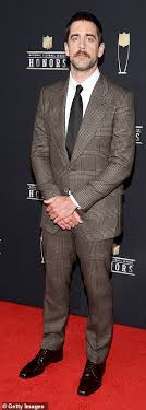 Shailene woodley confirmed this evening that she's engaged and we. Shailene Woodley Is Seen Without A Ring Amid Surprise Engagement To Aaron Rodgers Daily Mail Online