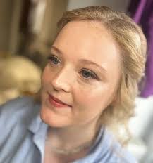 Sarah Poulton's Instagram, Twitter & Facebook