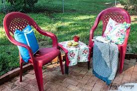 Super angebote für plastic chairs hier im preisvergleich. How To Spray Paint Plastic Chairs An Easy Makeover Marty S Musings