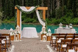 The Patio At Cilantro S At Emerald Lake Lodge In Field Bc Canada Photos By Www Orangegirl Com Lodge Wedding Fall Lake Wedding Patio Wedding
