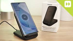 Delivering a 10w+ charge, it makes your galaxy s20, s20+, and. Official Samsung Wireless Fast Charger Stand 15w Review Youtube