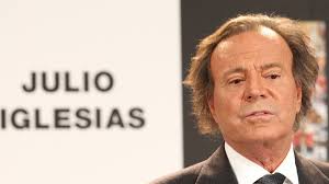 Julio Iglesias vuelve a pedir la denuncia en su contra ante la sospecha de  que sea «falsa»