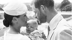 Royal baby archie christened at queen elizabeth's private chapel. So Lief Die Geheime Taufe Von Royal Baby Archie Kurier At