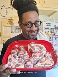 You really have to know what you're doing to cook ox tails, right!! Hell  Yeah, don't Spoil the Pot 👀👀👀...they Spensive T 👀!