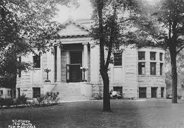 1915 Waukesha Public Library Was Built In 1904 Partially Funded By A 15 000 Gift From Andrew Carnegie Waukesha Wisconsin Uw Madison Waukesha