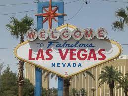 10 Things You Need To Do When You Re In Las Vegas United By Pop Las Vegas Sign Las Vegas Vegas