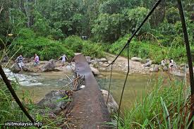 Bukit kutu is a mountain 1053 meters tall located at the town of kuala kubu bharu, selangor, peninsular malaysia. Bukit Kutu Kuala Kubu Baru