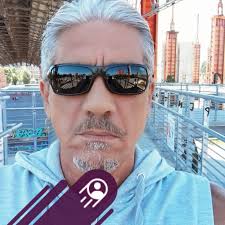 Un milione di bambini di oltre 5.000 scuole si sono riuniti nel tempio di  Shammakaya Phra in Thailandia per meditare insieme per la pace mondiale.