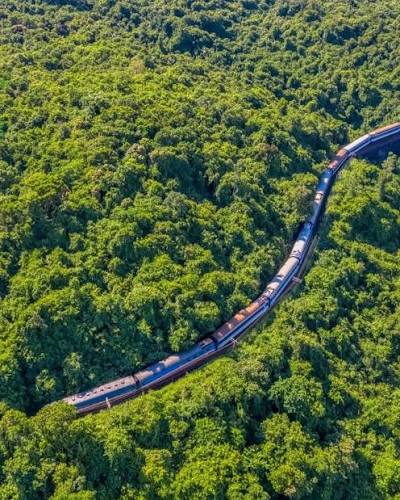 🇻🇳 A Surreal Scene Found Only in Vietnam 🇻🇳 The train journey between Da  Nang and Hue is known as one of the most beautiful coastal railway routes  in the world. It