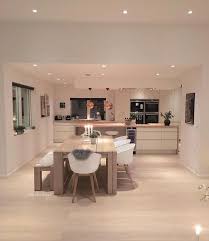 Salon et salle à manger. Tavolo Soggiorno Decoration Salle A Manger Interieur Maison Design Amenagement Maison