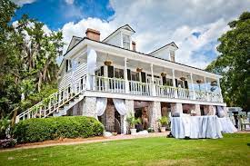 10 Affordable Charleston Wedding Venues Budget Brides Charleston Wedding Venues Charleston Sc Wedding Venues Outdoor Wedding Venues