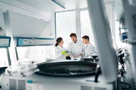 Sein schwerpunkt liegt auf der entwicklung und herstellung aktiver immuntherapien für einen patientenspezifischen ansatz. Biontech Aktie Mit Kurssprung Fortschritte Bei Entwicklung Eines Corona Impfstoffs Manager Magazin