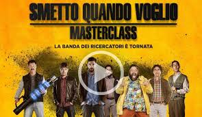 A university researcher is fired because of the cuts to university. Smetto Quando Voglio Masterclass Recensione Nerdevil