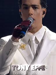 Tony Effe Senza Autotune