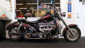 Boss hoss cycles is a us motorcycle manufacturer founded by monte warne in 1990 and based in dyersburg, tennessee. Ultimate American Muscle This Boss Hoss 502 Rocks A Chevy V8