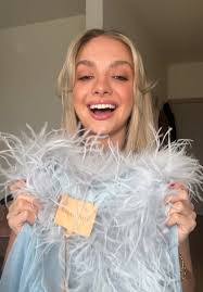 Lindsay Plummer's Instagram, Twitter & Facebook