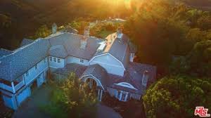 The tv series i spy made cosby famous — and rich. See Inside Jessica Alba S New 10m Beverly Hills Home Abc News