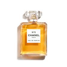 The amazing set of prfume that are offered on the site are also stylish in appearance and are crafted with 3d models for ravishing packaging bottle looks. N 5 Eau De Parfum Spray Chanel