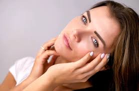 Hello vitamin e capsules help in giving nutrition to yr hair. Katt Katt Vitamin E Capsule Ke Fayde Kya Hai