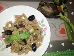 Rosolare il tutto per circa 10 minuti. Fusilli Integrali Con Carciofi Olive Nere E Capperi Ilvegano It