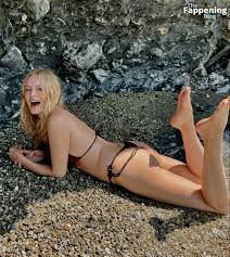 Heather Graham Sexy (11 Photos) | TheFappening