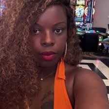 Work out right NOW with Sweat Trainer Kayla Itsines, in just 30 minutes!👏  😱 Tap the link below to subscribe to our YouTube channel and check out our  "Kayla Itsines 30-Minute Workouts –