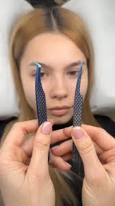 Astăzi vreau să vă povestesc despre un aspect al procedurii de extensii de  gene care deseori trece neobservat