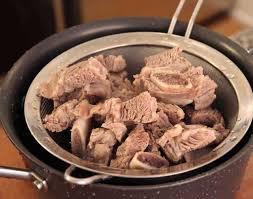 Jika iya, sesekali coba masak sendiri kuah gurih dari gulai nangka padang dengan aroma bumbu yang sedap sangat nikmat jika dipadukan dengan rendang sapi, kalio ayam, ayam goreng. Resep Gulai Nangka Iga Sapi Bumbunya Merasuk Hingga Ke Tulang