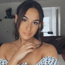 Nikki Bellino's Instagram, Twitter & Facebook