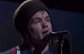 “And when you feel life ain’t worth livin’, you step back and you think  about who loves you and you look up way to the sky…”, 30 years ago today,  Blind Melon performed ‘Change’