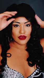 Selena Ellison's Instagram, Twitter & Facebook