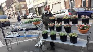 « celui qui peut régner sur la rue règnera un jour sur l'etat, car toute forme de pouvoir politique et de. A Saint Quentin Du Muguet Partout Ou Presque A L Occasion Du 1er Mai