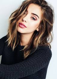 Coiffures bob blondes mèches blondes idées de coiffures coupe cheveux epaule coupe cheveux carré court cheveux blond couleur cheveux cheveux coloration blonde : Idee Coiffure Coupe Courte Femme Avec Des Meches Colorees En Blond Coupe De Cheveux Femme Mi Madame Tn Magazine Feminin Numero 1 Mode Beaute Shopping Lifestyle