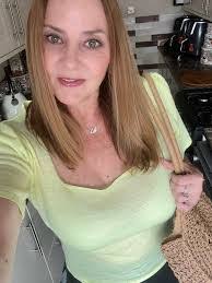 Paula Boniface's Instagram, Twitter & Facebook