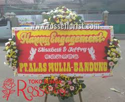 Dia membuatku menjadi orang yang lebih baik setiap hari dan merupakan sahabatku. Toko Bunga Cirebon Ucapan Pertunangan Sp 09 Toko Bunga Cirebon Toko Bunga Cirebon