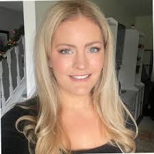 Julia Coffman's Instagram, Twitter & Facebook