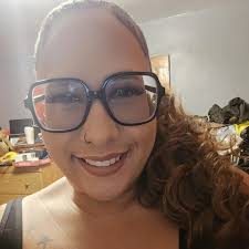 Stream Maureen Gomes music